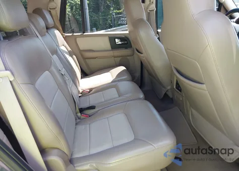 2005 Ford Expedition Eddie Bauer from USA, damaged, VIN 1FMFU17535LB08135